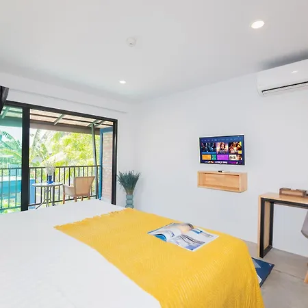 Kraam Silhouette Hotel And Cafe Phuket Chalong Exterior photo